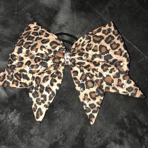 Cheer bow